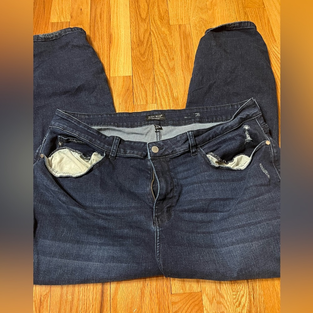 Judy Blues Women’s size 22W. Ankle length jeans gently used